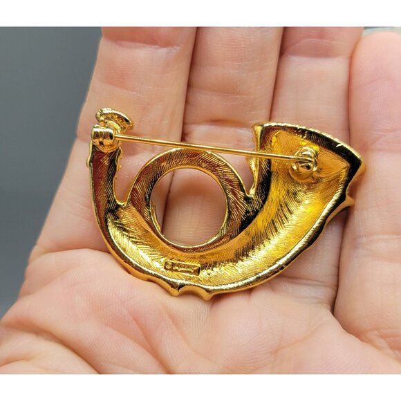 Monet Signed Gold Tone Christmas Horn Green Enamel Red Rhinestone Pin Brooch BR1 - Picture 5 of 6